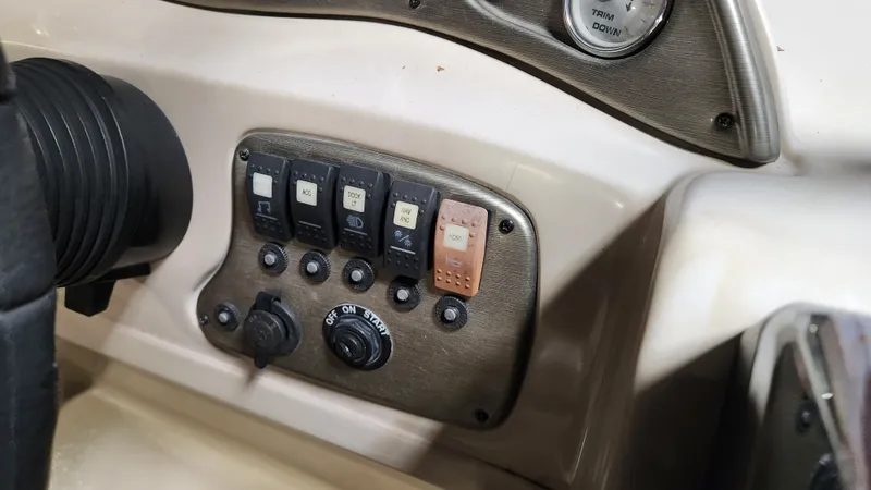 Slide: The Image of Harris 200 CX 2011 - 17