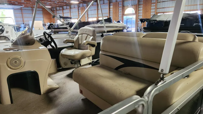 Slide: The Image of Harris 200 CX 2011 - 8