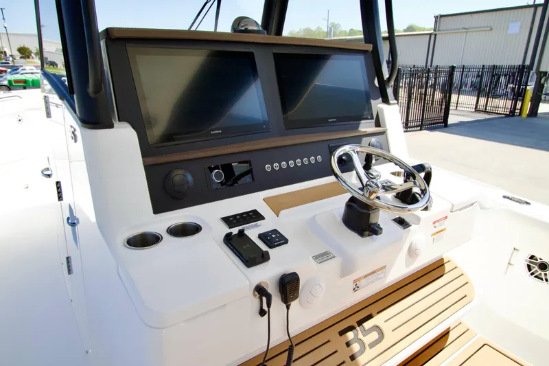 Slide: The Image of Regulator Marine 35 2026 - 7