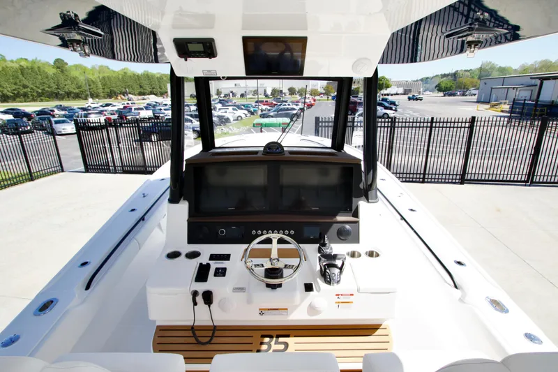 Slide: The Image of Regulator Marine 35 2026 - 8