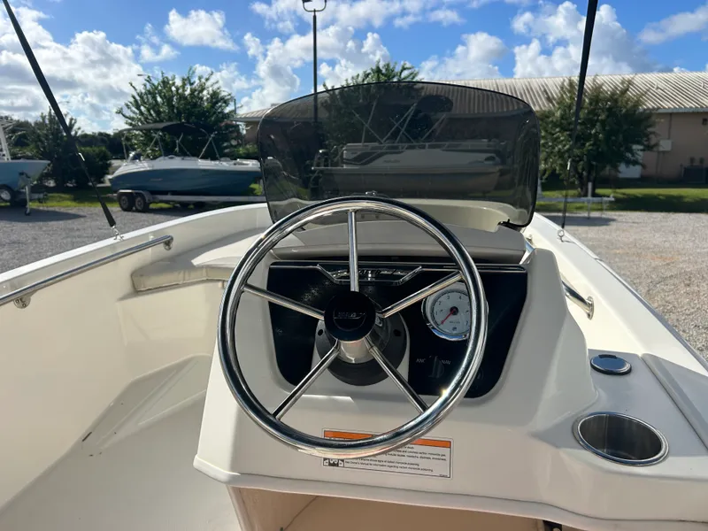 Slide: The Image of Boston Whaler 130 Super Sport 2025 - 9