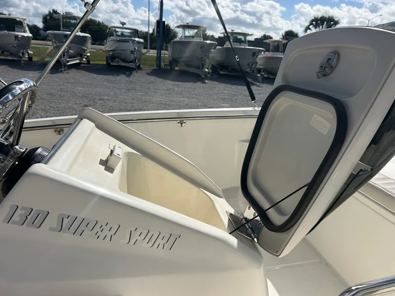 Slide: The Image of Boston Whaler 130 Super Sport 2025 - 13