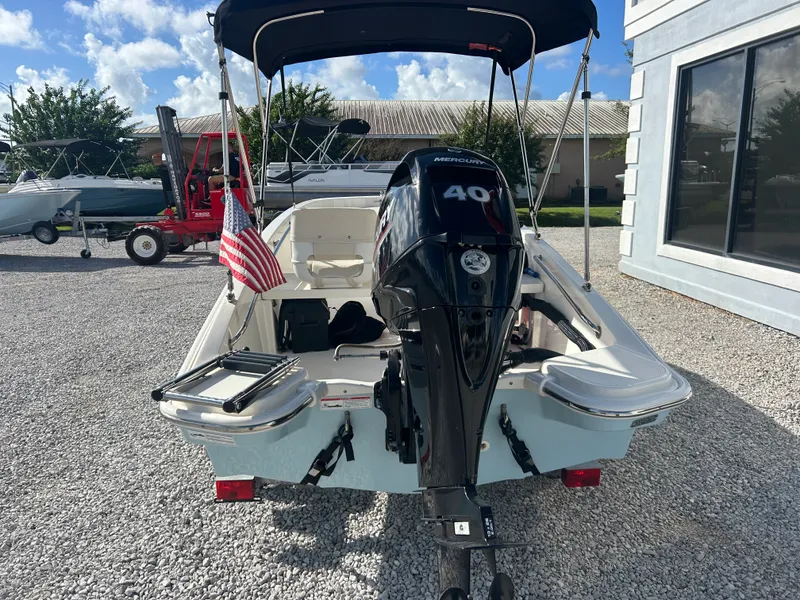 Slide: The Image of Boston Whaler 130 Super Sport 2025 - 4