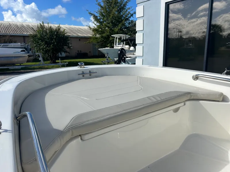 Slide: The Image of Boston Whaler 130 Super Sport 2025 - 8