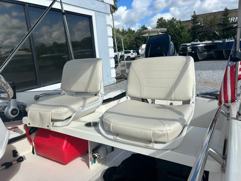 Slide: The Image of Boston Whaler 130 Super Sport 2025 - 7