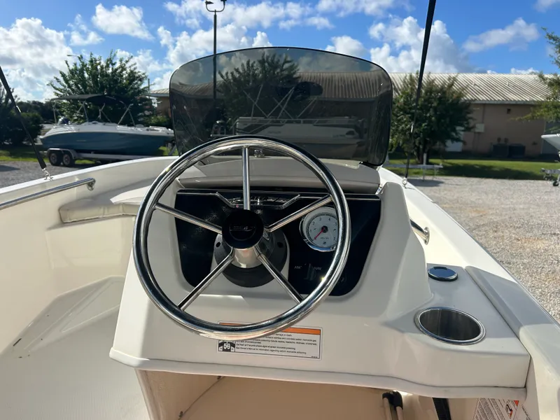 Slide: The Image of Boston Whaler 130 Super Sport 2025 - 10