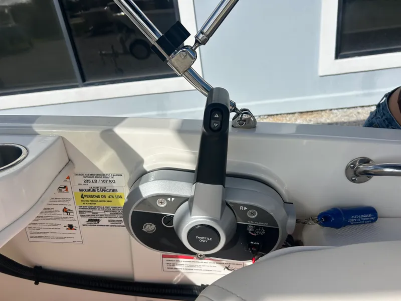 Slide: The Image of Boston Whaler 130 Super Sport 2025 - 11