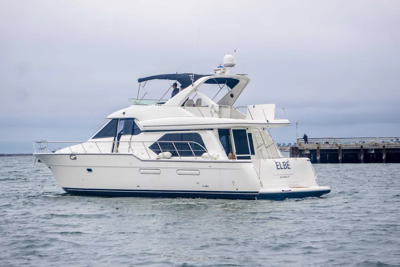 Slide: The Image of Bayliner 5288 Pilothouse Motor Yacht 1999 - 4