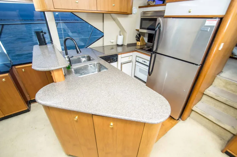 Slide: The Image of Bayliner 5288 Pilothouse Motor Yacht 1999 - 27