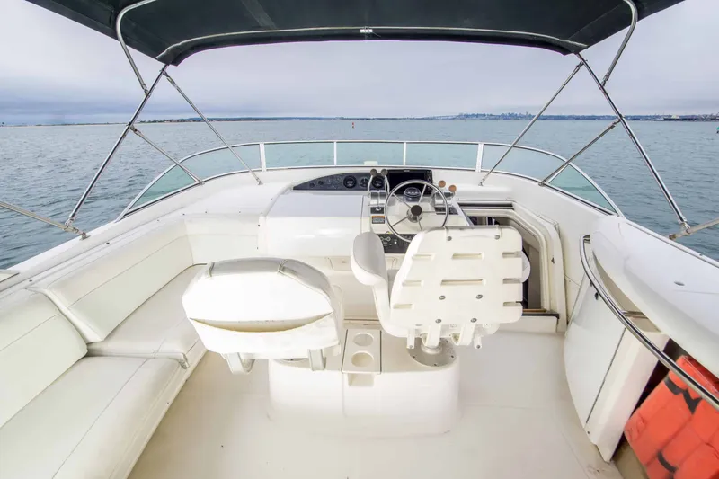 Slide: The Image of Bayliner 5288 Pilothouse Motor Yacht 1999 - 5