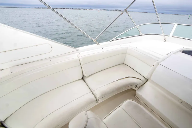 Slide: The Image of Bayliner 5288 Pilothouse Motor Yacht 1999 - 9