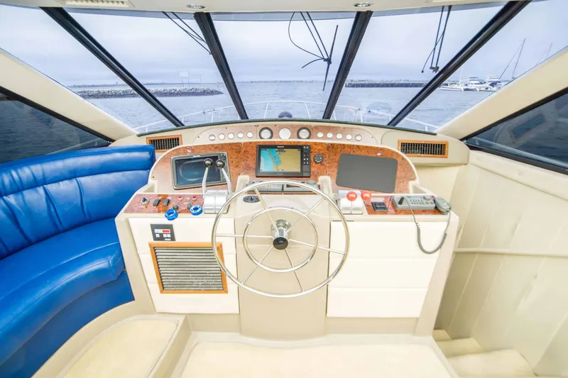 Slide: The Image of Bayliner 5288 Pilothouse Motor Yacht 1999 - 17