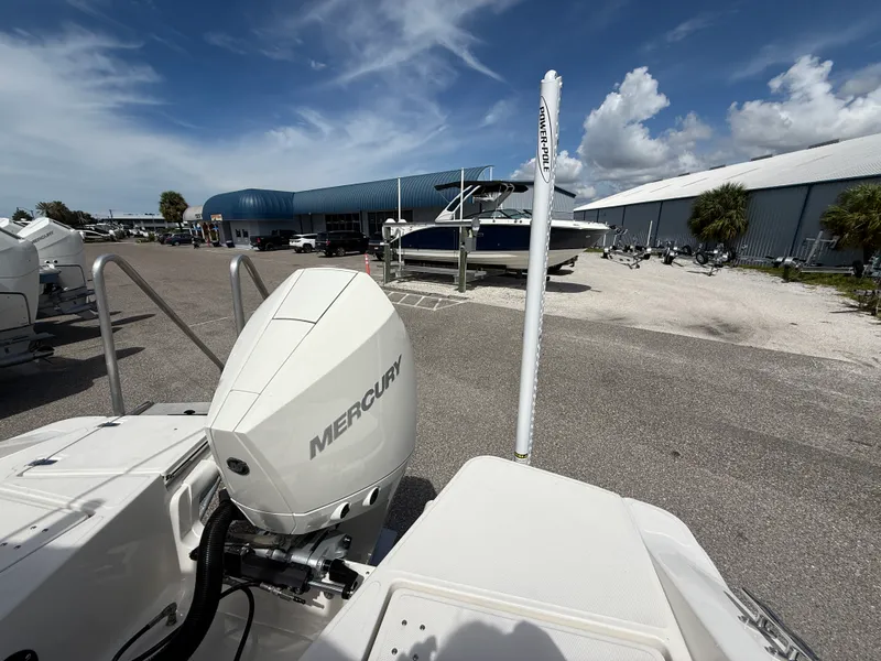 Slide: The Image of Boston Whaler 220 Dauntless 2027 - 21