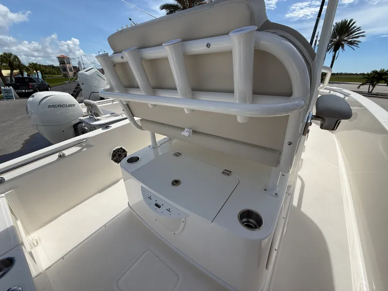 Slide: The Image of Boston Whaler 220 Dauntless 2027 - 16