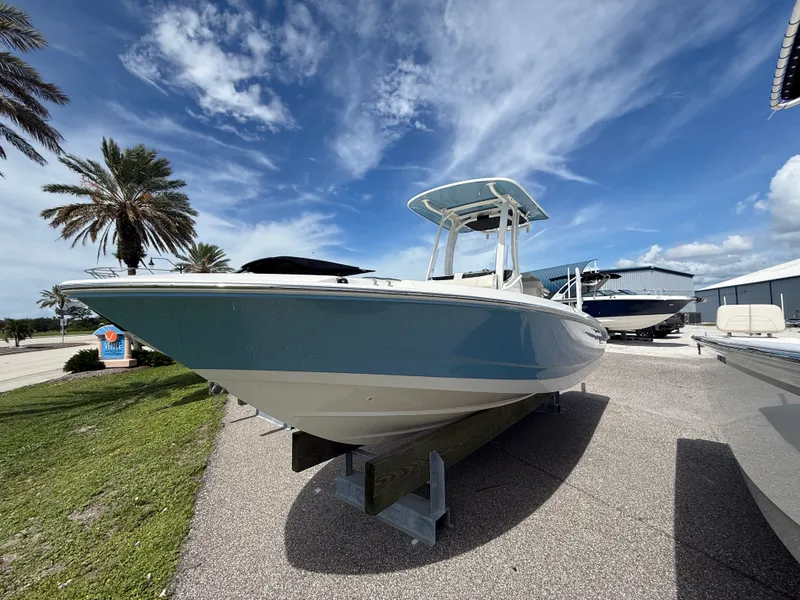 Slide: The Image of Boston Whaler 220 Dauntless 2027 - 2