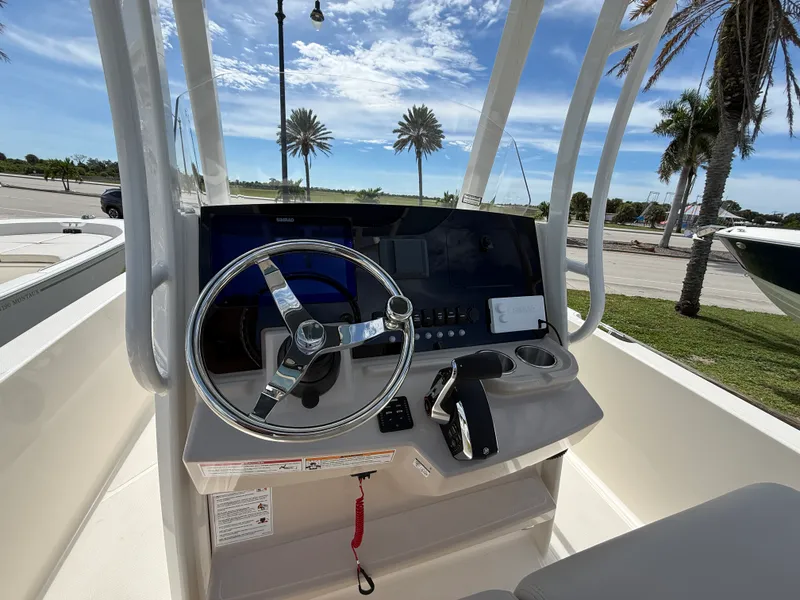 Slide: The Image of Boston Whaler 220 Dauntless 2027 - 11