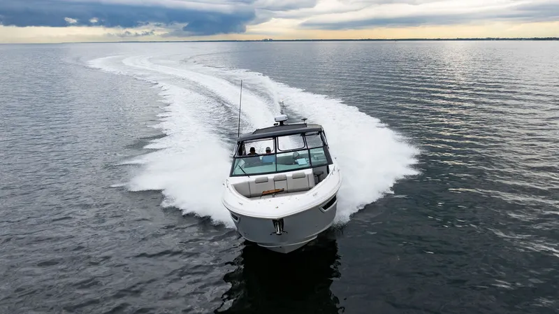 Slide: The Image of Cruisers 38 GLS OB 2024 - 25