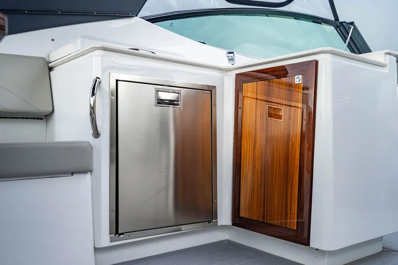 Slide: The Image of Cruisers 38 GLS OB 2024 - 44
