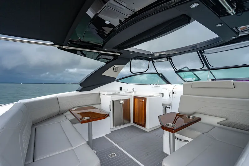 Slide: The Image of Cruisers 38 GLS OB 2024 - 49