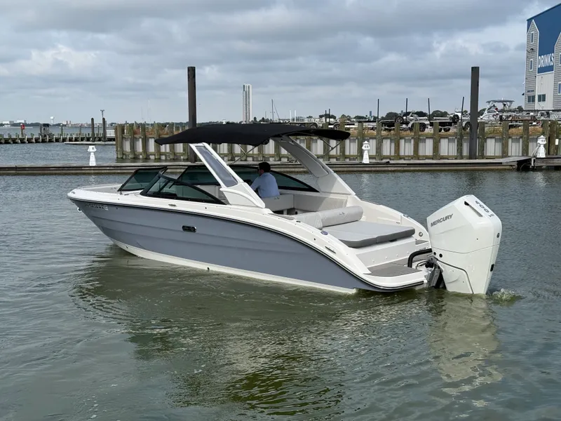 Slide: The Image of Sea Ray 270 SDX OB 2025 - 10