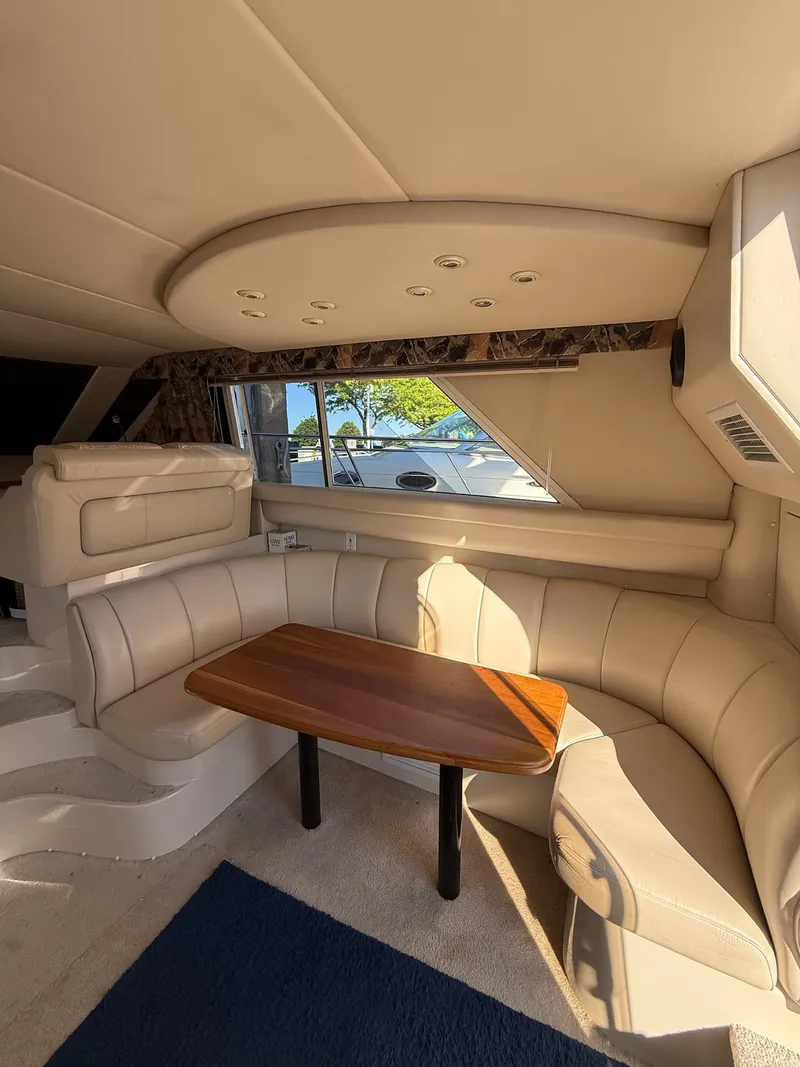 Slide: The Image of Cruisers 3585 FLYBRIDGE 1998 - 8