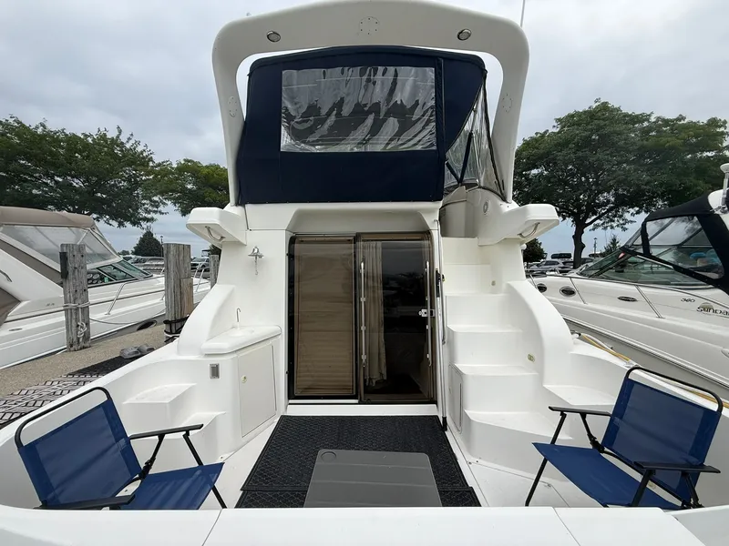 Slide: The Image of Cruisers 3585 FLYBRIDGE 1998 - 6