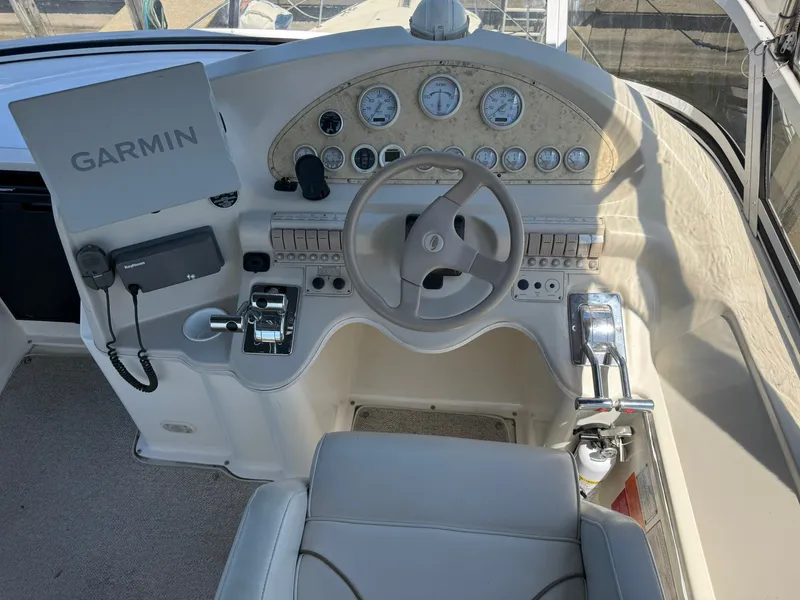 Slide: The Image of Cruisers 3585 FLYBRIDGE 1998 - 14