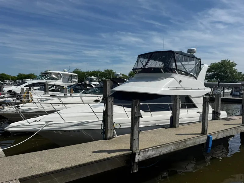 Slide: The Image of Cruisers 3585 FLYBRIDGE 1998 - 2
