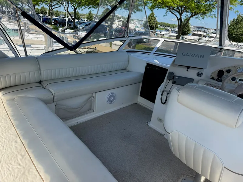 Slide: The Image of Cruisers 3585 FLYBRIDGE 1998 - 16