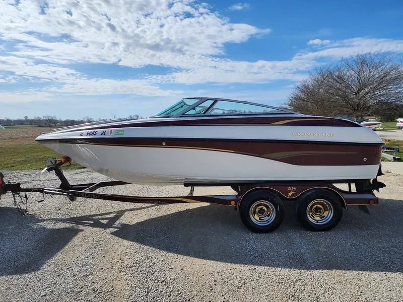 Slide: The Image of Crownline Boats 205 BR 2001 - 1
