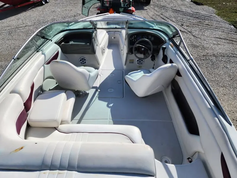 Slide: The Image of Crownline Boats 205 BR 2001 - 2