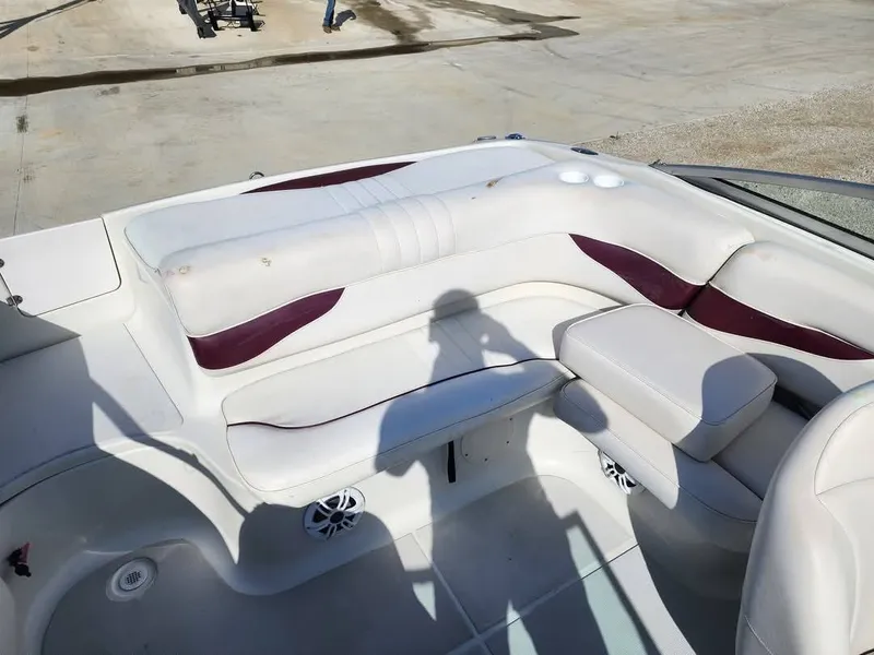 Slide: The Image of Crownline Boats 205 BR 2001 - 8