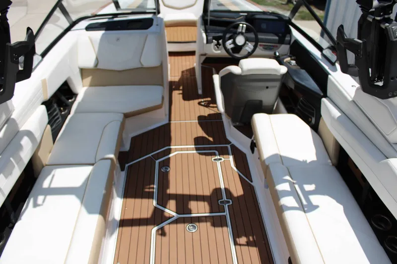 Slide: The Image of Nautique G25 2022 - 12