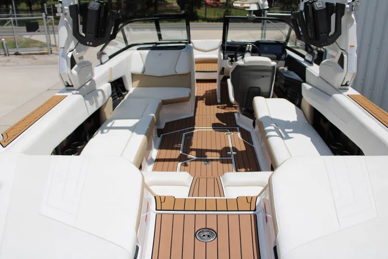 Slide: The Image of Nautique G25 2022 - 14