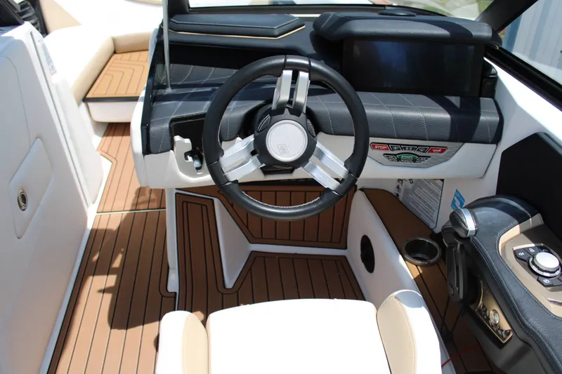 Slide: The Image of Nautique G25 2022 - 9