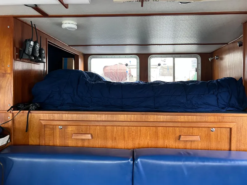 Slide: The Image of Peregrine 62 Custom 2003 - 11