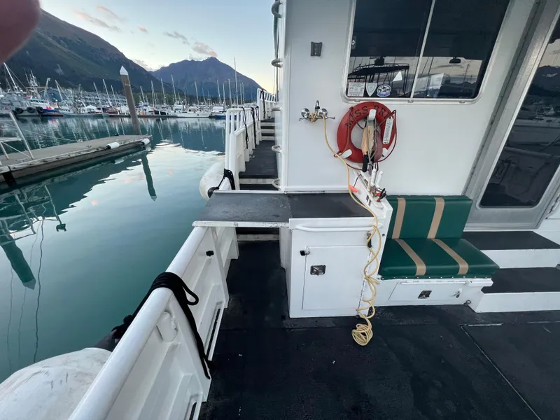 Slide: The Image of Peregrine 62 Custom 2003 - 31