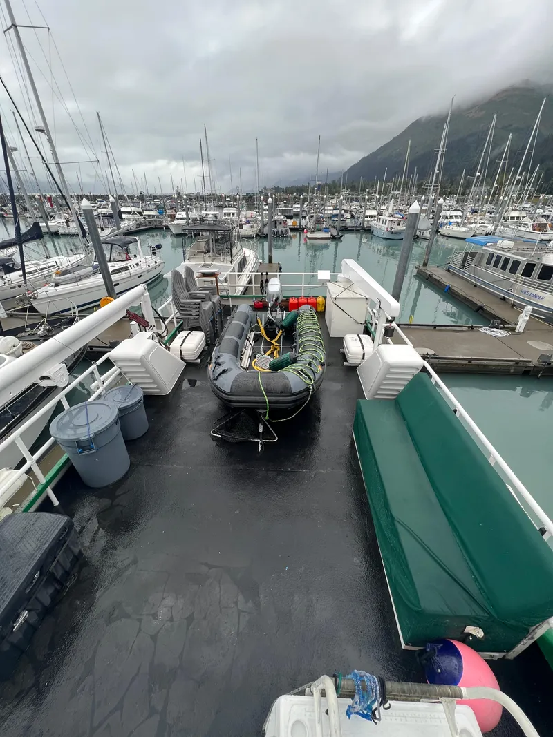 Slide: The Image of Peregrine 62 Custom 2003 - 5