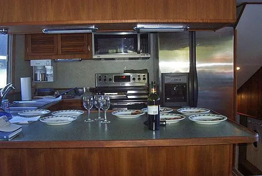 Slide: The Image of Peregrine 62 Custom 2003 - 8