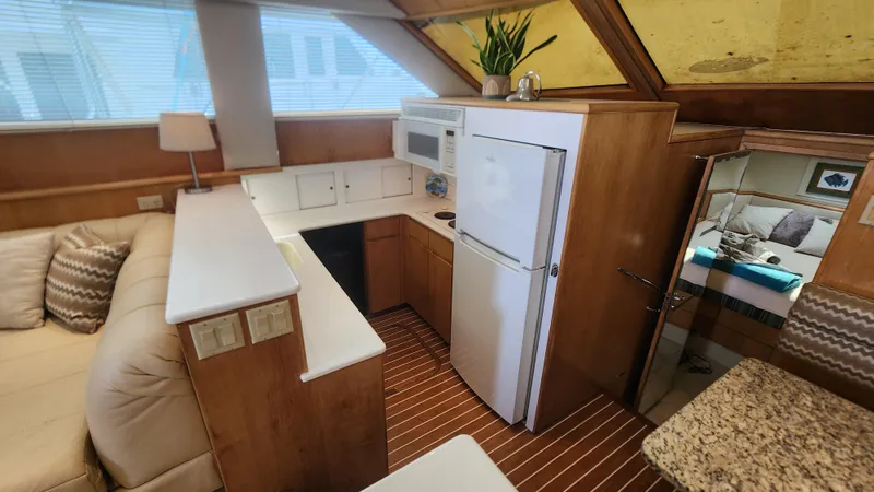Slide: The Image of Hatteras 52 Cockpit Motor Yacht 1997 - 10