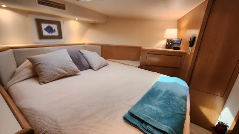 Slide: The Image of Hatteras 52 Cockpit Motor Yacht 1997 - 19