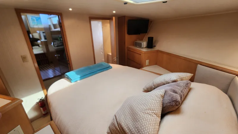 Slide: The Image of Hatteras 52 Cockpit Motor Yacht 1997 - 20