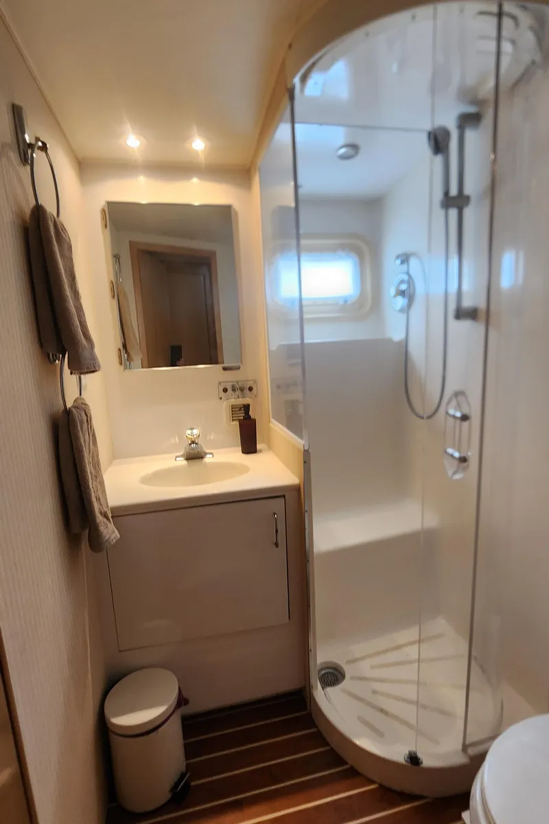Slide: The Image of Hatteras 52 Cockpit Motor Yacht 1997 - 27
