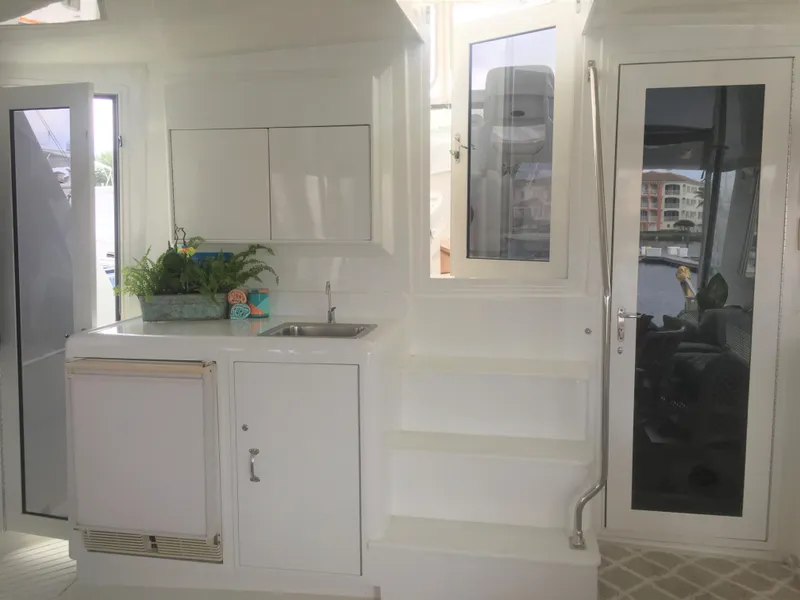 Slide: The Image of Hatteras 52 Cockpit Motor Yacht 1997 - 30