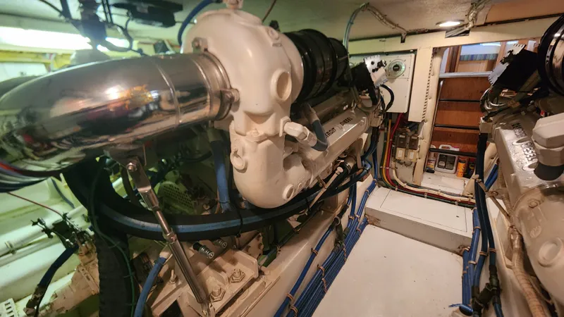 Slide: The Image of Hatteras 52 Cockpit Motor Yacht 1997 - 35
