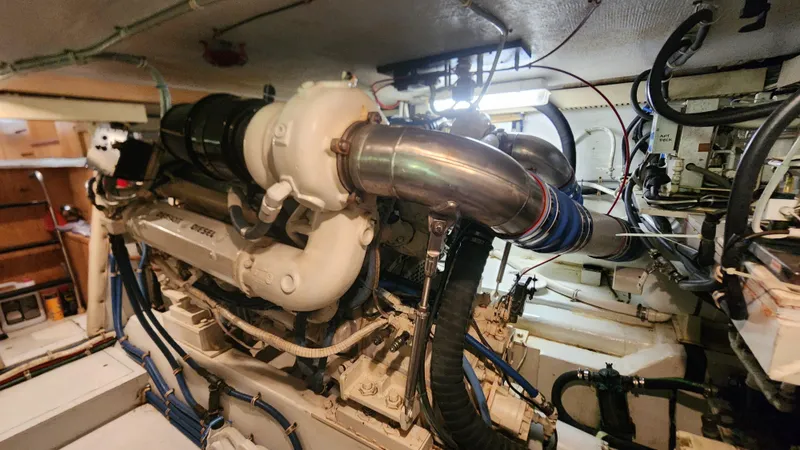 Slide: The Image of Hatteras 52 Cockpit Motor Yacht 1997 - 36