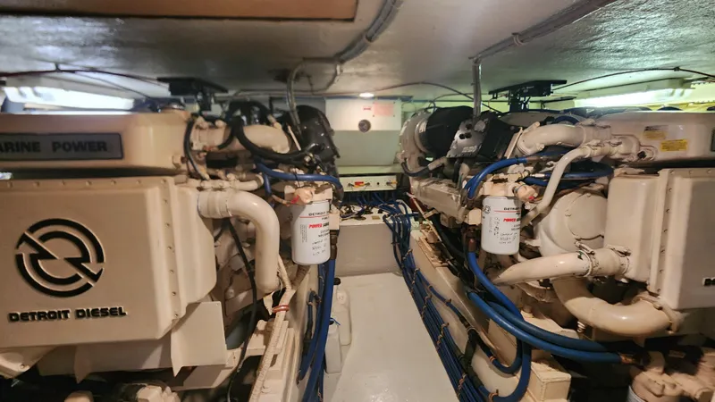 Slide: The Image of Hatteras 52 Cockpit Motor Yacht 1997 - 37