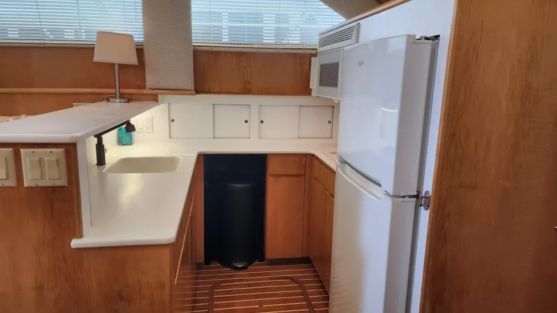 Slide: The Image of Hatteras 52 Cockpit Motor Yacht 1997 - 8