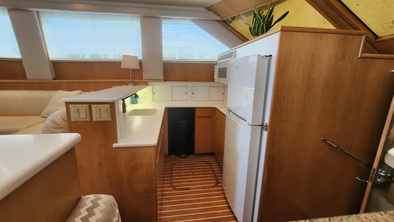 Slide: The Image of Hatteras 52 Cockpit Motor Yacht 1997 - 9