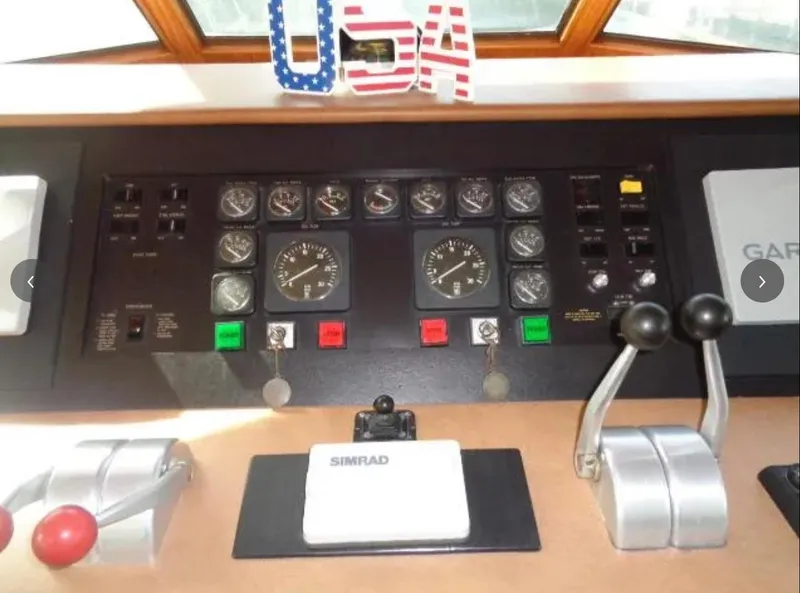 Slide: The Image of Hatteras 67 Cockpit Motor Yacht 1989 - 6